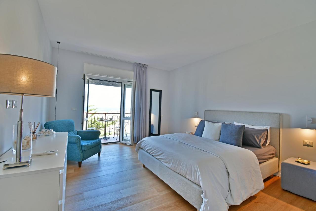 Luxury Suites Casa Di Joy In Cefalù Buitenkant foto